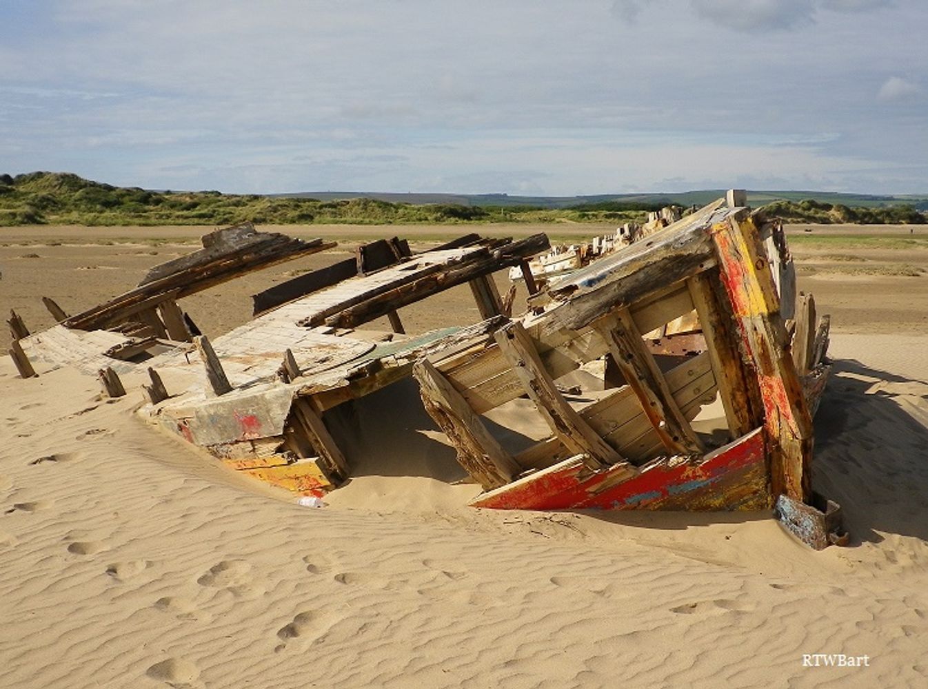 BOAT WRECK AT CROW POINT DEVON