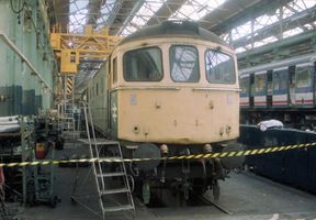 33006 @ Eastleigh Works after withdrawl 26sep91 - Neil Cannon