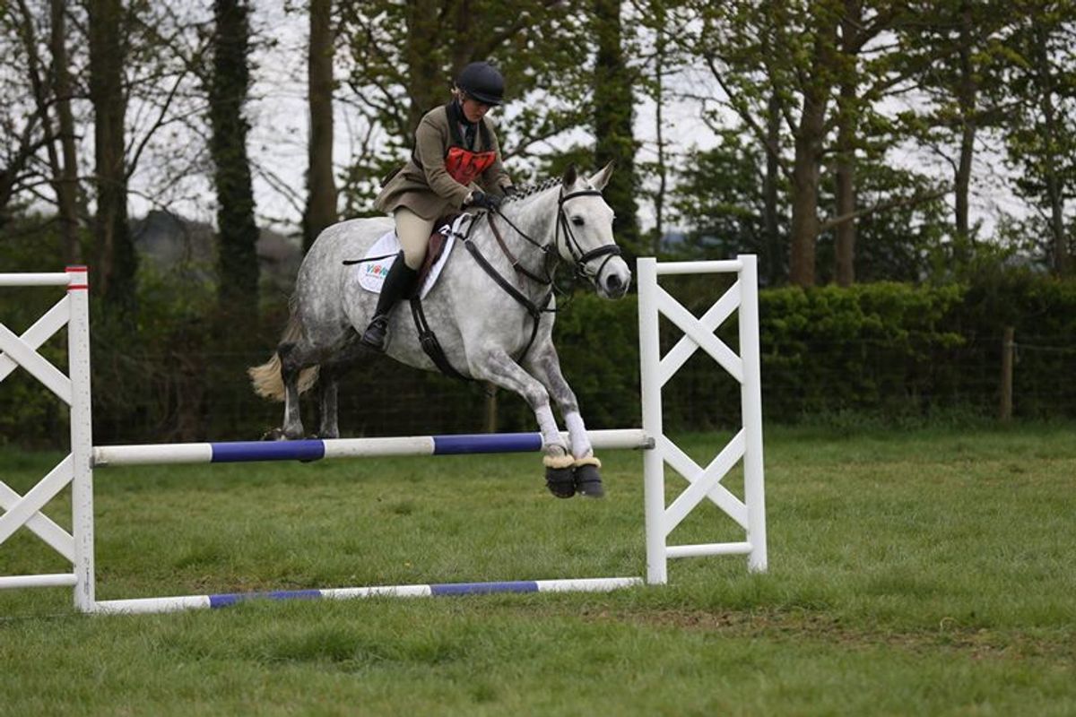 Amber Mael competing Thyme at a british eventing event