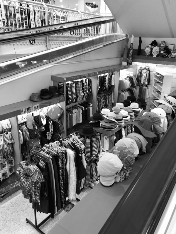 Fashion between the Escalators in black and white