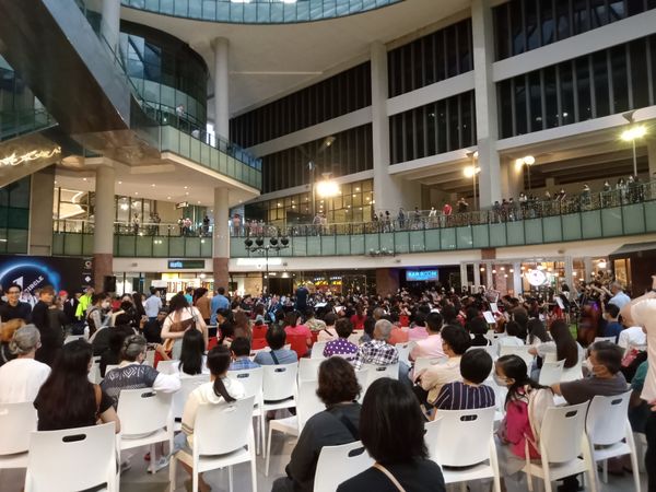 Orchestra performance at shopping mall