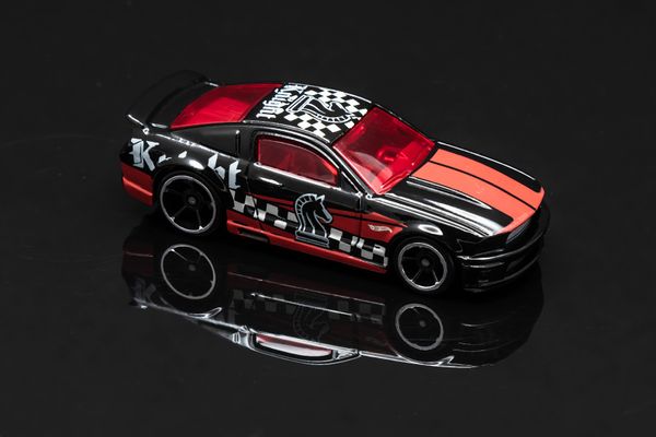 Hot Wheels Checkmate Black Knight Ford Mustang 07