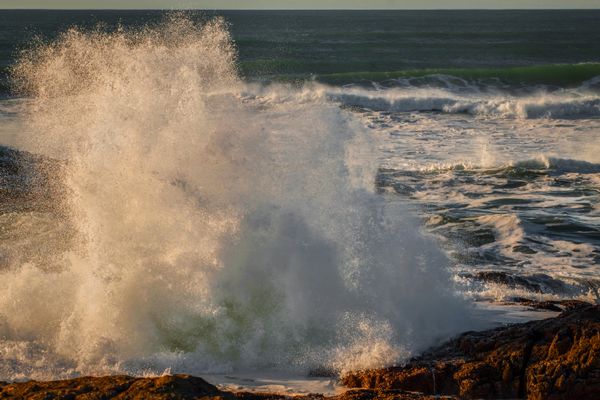 Splashing Crashing Waves