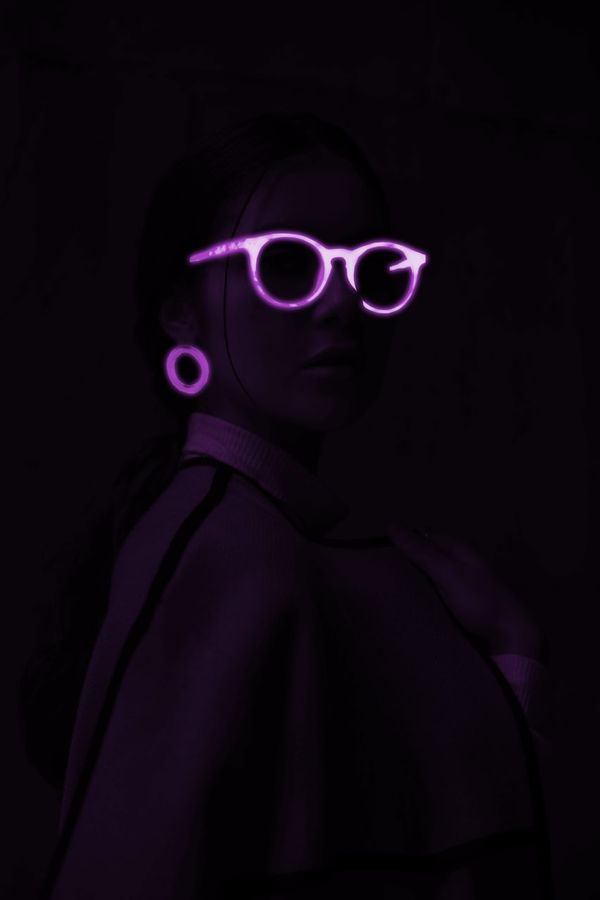 Glow effect in purple 