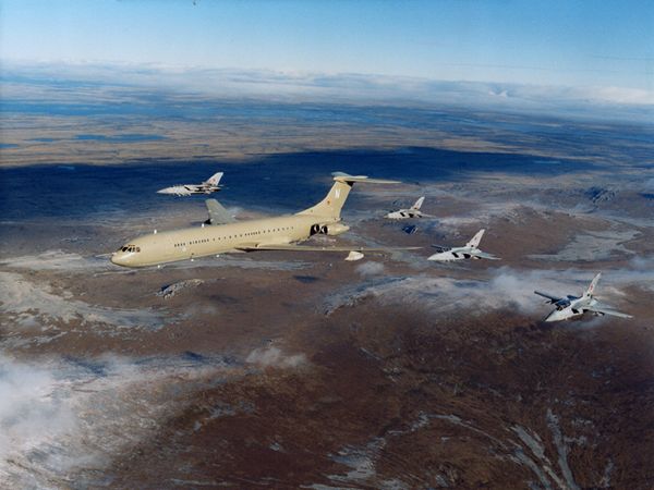 VC10 + 4-Ship Tornados