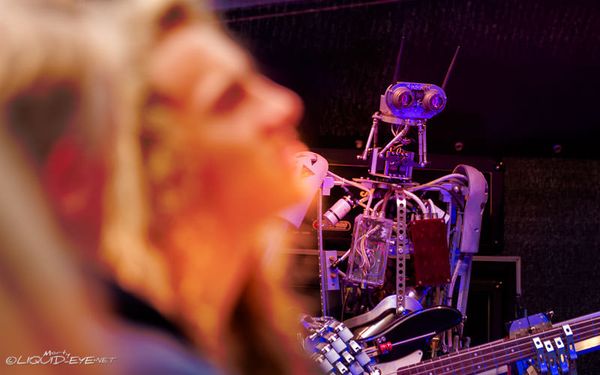Compressorhead - LIVE - Bones