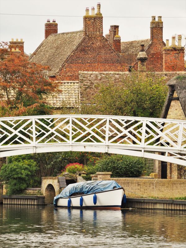Chimneys, Bridge, Boat