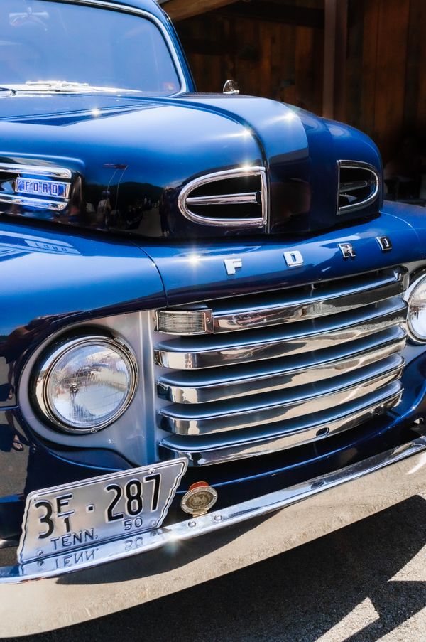 Front end of a 1950 Ford F-1 truck