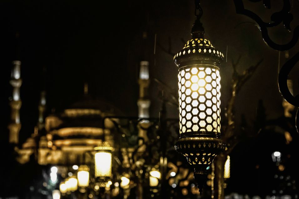Istanbul rainy night lamps
